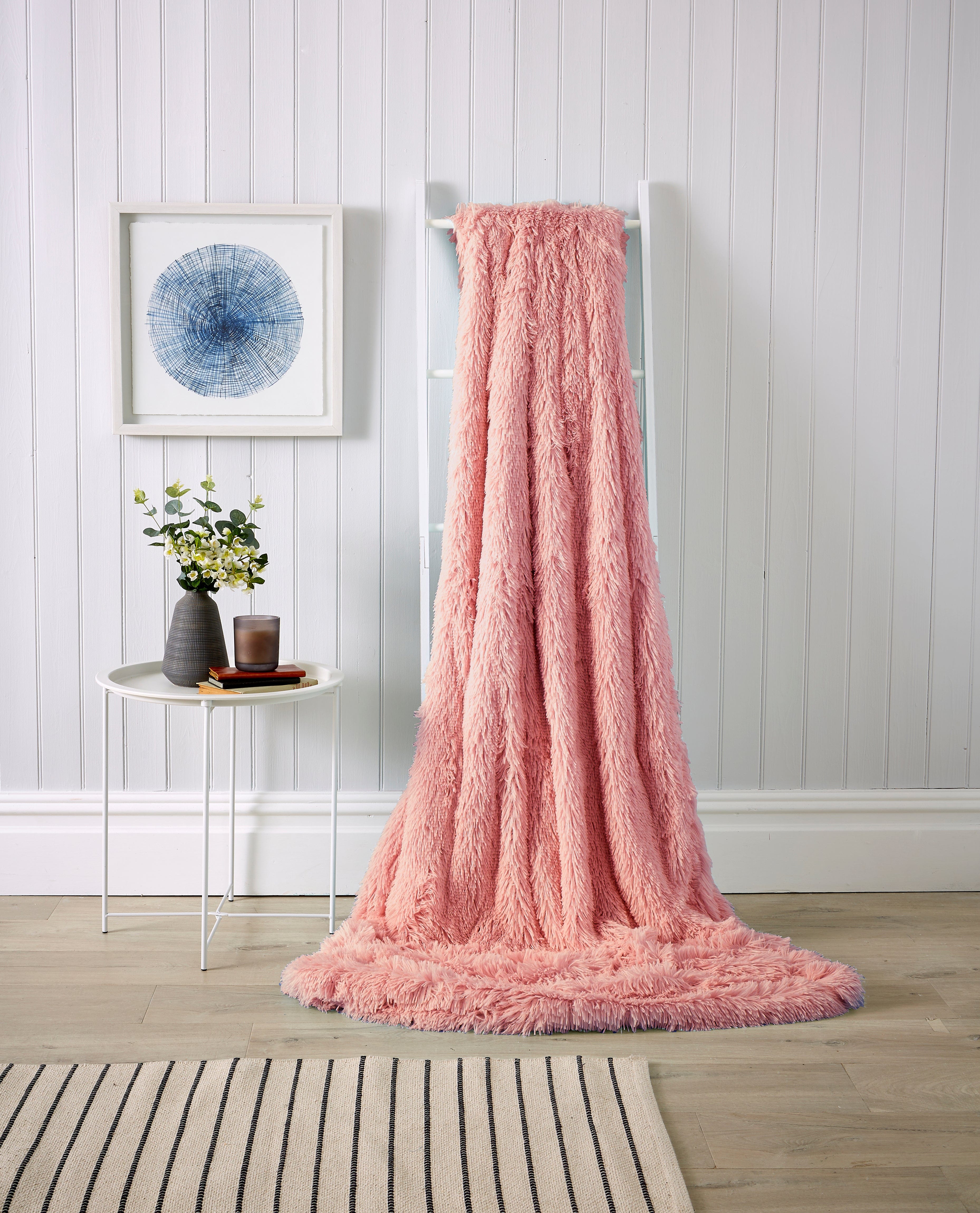 Oversized Chunky Soft Fleece Blanket